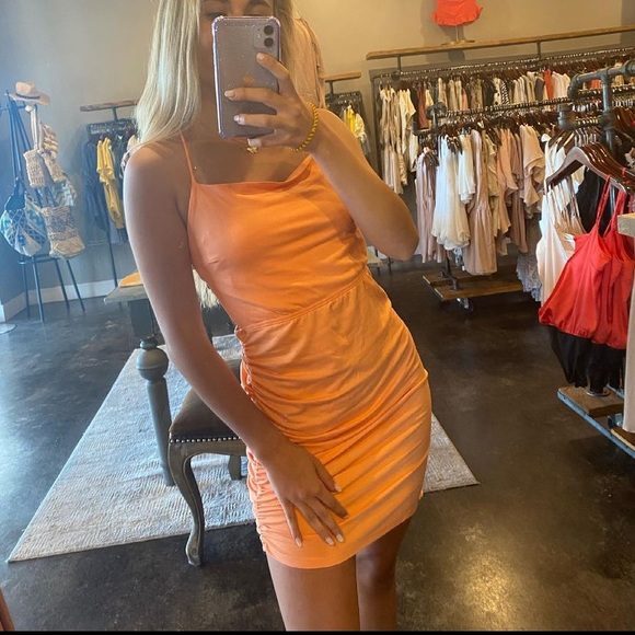 Orange mini dress - Picture 1 of 3